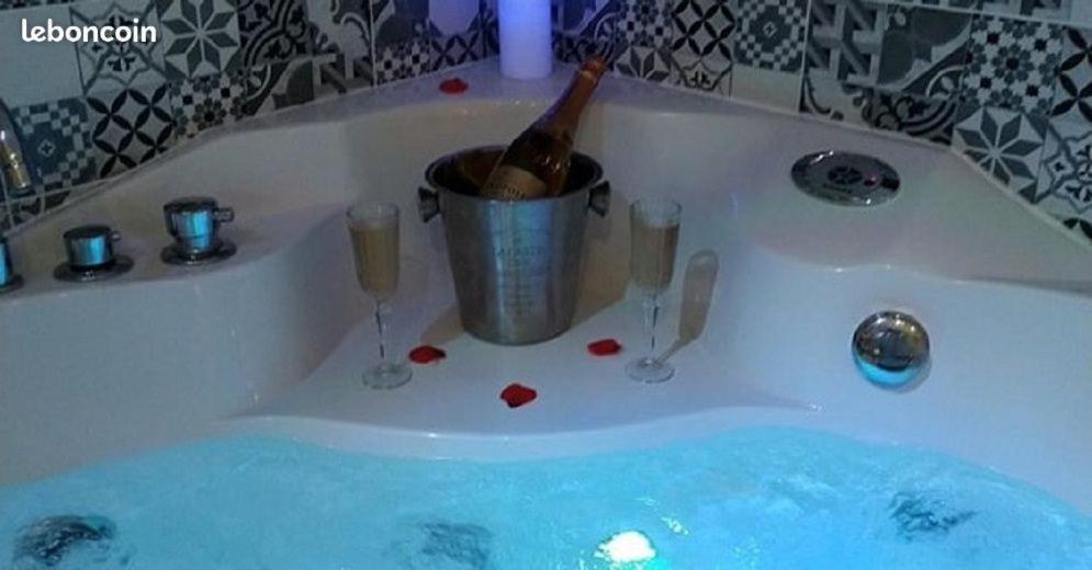 Ecrin D' Amour Suite Romantique Avec Jacuzzi Castels Экстерьер фото