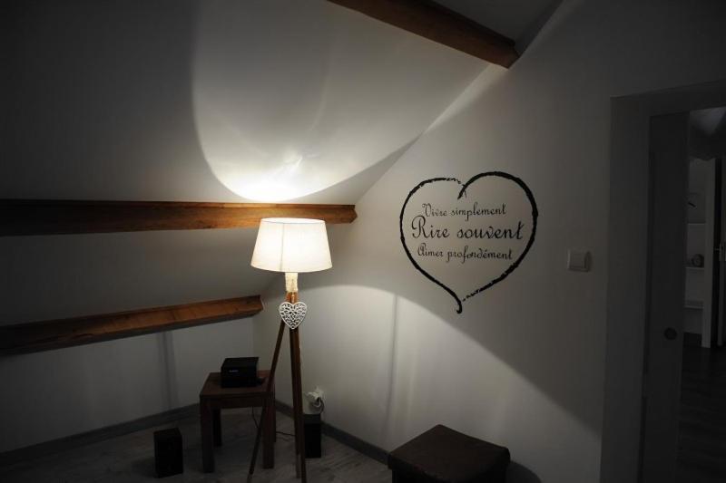 Ecrin D' Amour Suite Romantique Avec Jacuzzi Castels Экстерьер фото