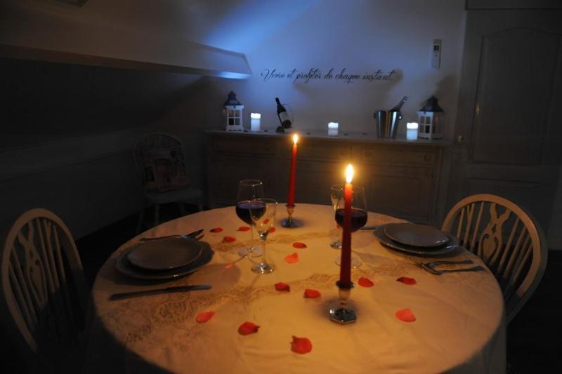 Ecrin D' Amour Suite Romantique Avec Jacuzzi Castels Экстерьер фото