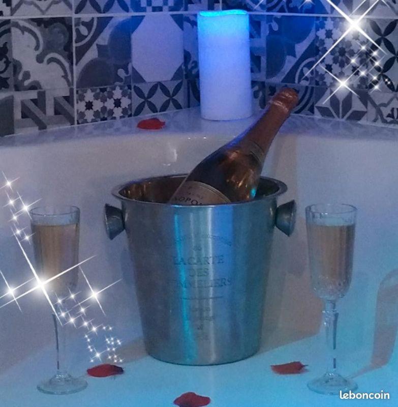 Ecrin D' Amour Suite Romantique Avec Jacuzzi Castels Экстерьер фото